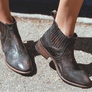 NWT Bed Stu Ellice Chelsea Black Rust Boot 11